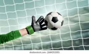 大罗采访这段话的核心目的并不是吹梅西，而是为了贬低罗哥